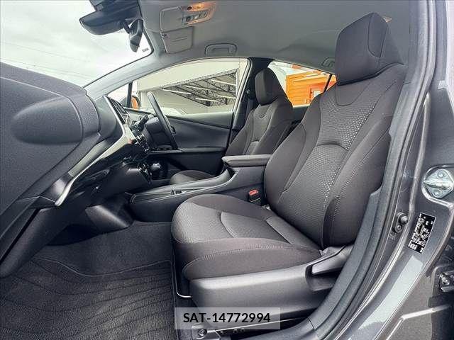 Toyota PRIUS 2022-02 6903617-16