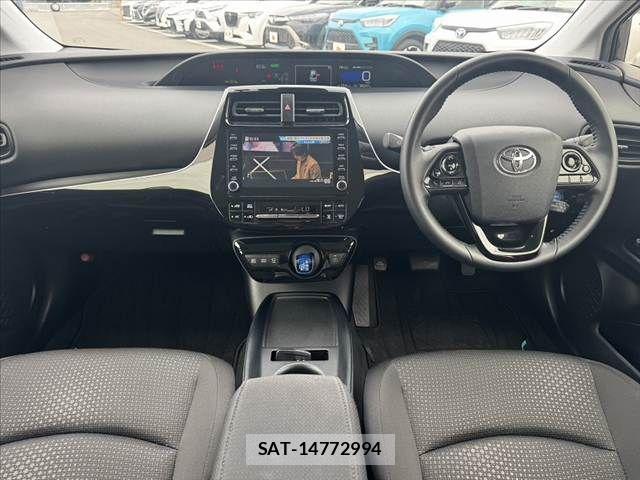 Toyota PRIUS 2022-02 6903617-1
