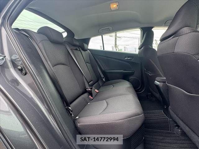 Toyota PRIUS 2022-02 6903617-19