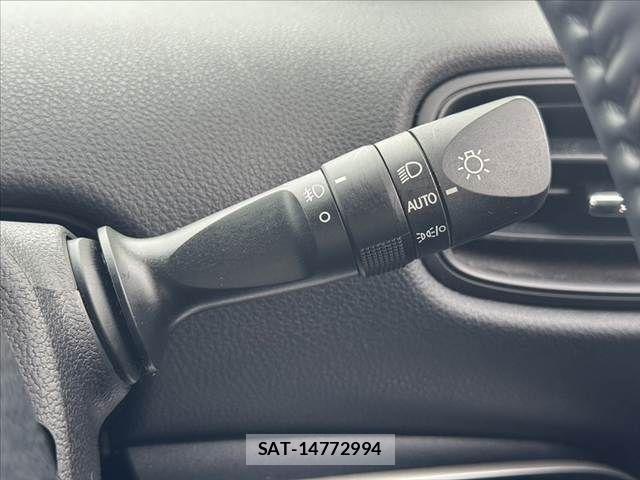 Toyota PRIUS 2022-02 6903617-28