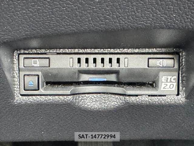 Toyota PRIUS 2022-02 6903617-4