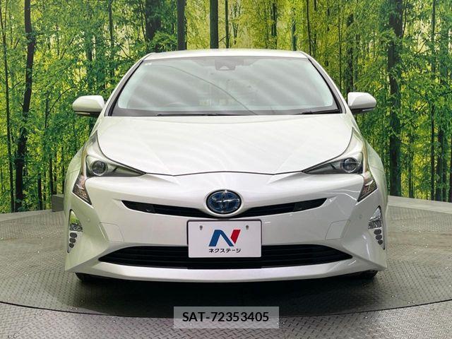 Toyota PRIUS 2017-09 6911272-13