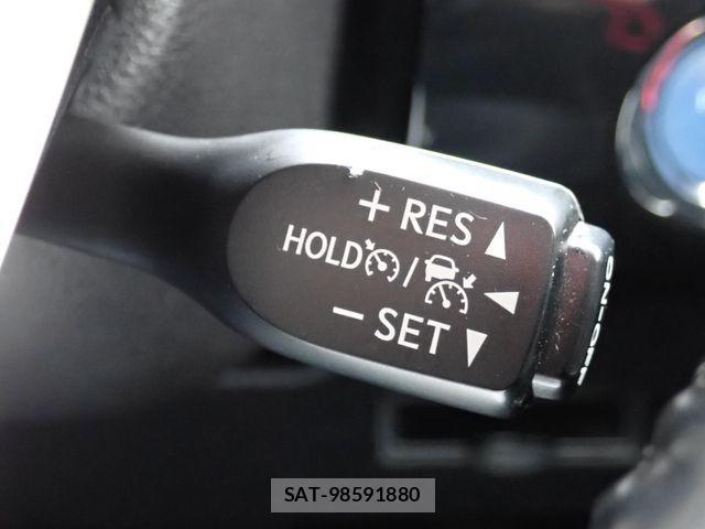Toyota PRIUS 2019-02 6911288-10