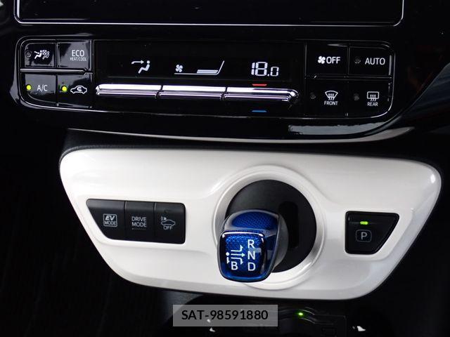 Toyota PRIUS 2019-02 6911288-12