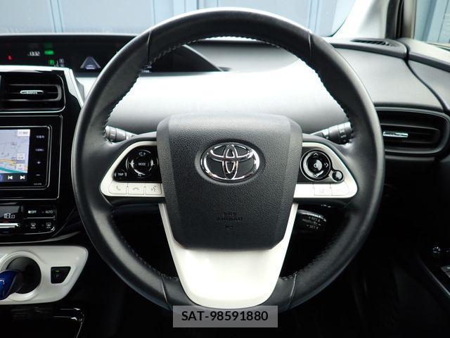 Toyota PRIUS 2019-02 6911288-13