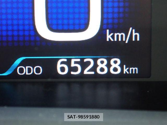 Toyota PRIUS 2019-02 6911288-15