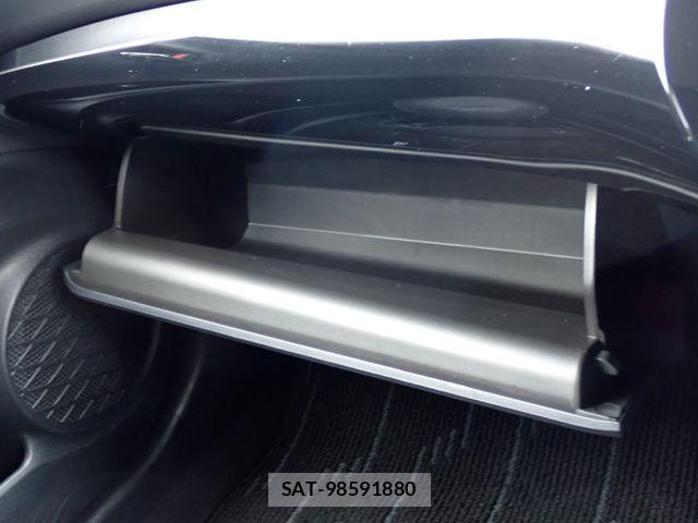 Toyota PRIUS 2019-02 6911288-16