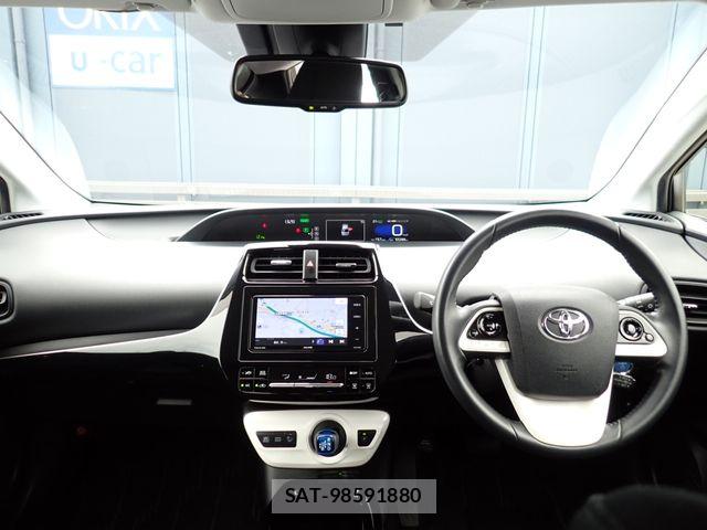 Toyota PRIUS 2019-02 6911288-1