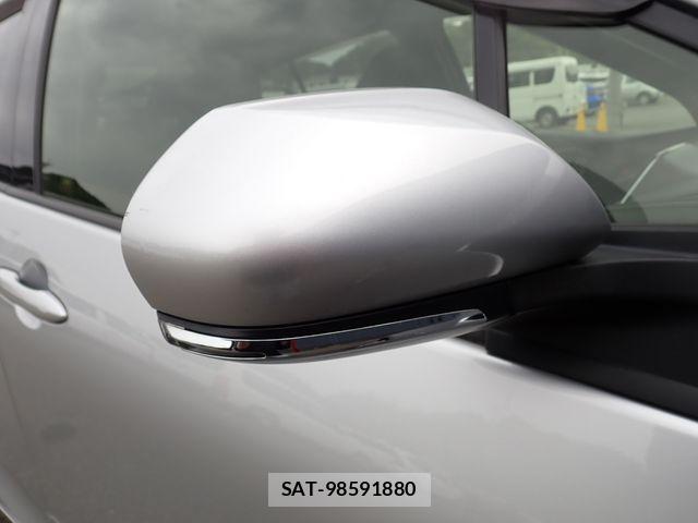 Toyota PRIUS 2019-02 6911288-26
