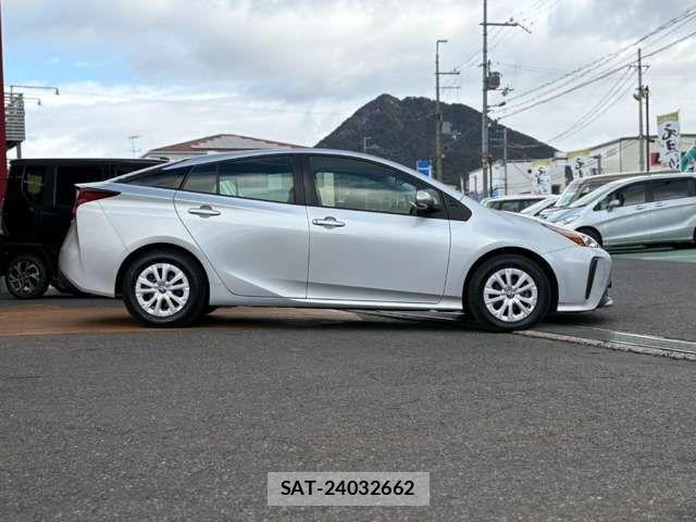 Toyota PRIUS 2020-12 6911271-11