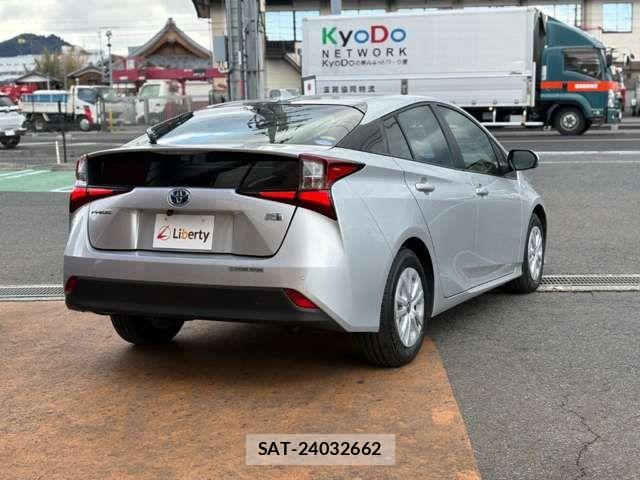 Toyota PRIUS 2020-12 6911271-12