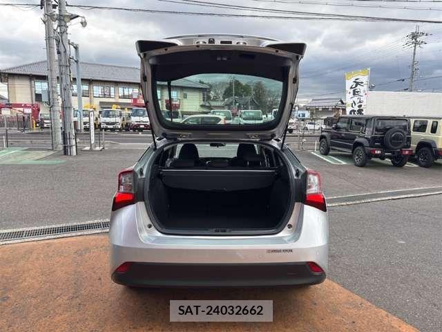 Toyota PRIUS 2020-12 6911271-15