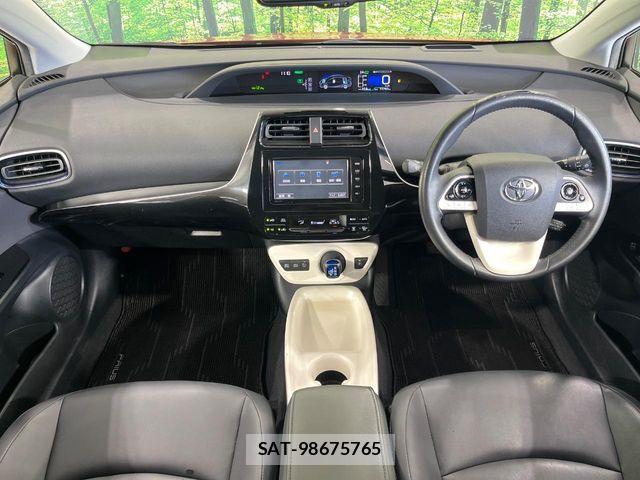 Toyota PRIUS 2016-05 6911280-1