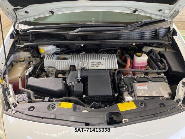 Toyota PRIUS 2012-02 6911324-17