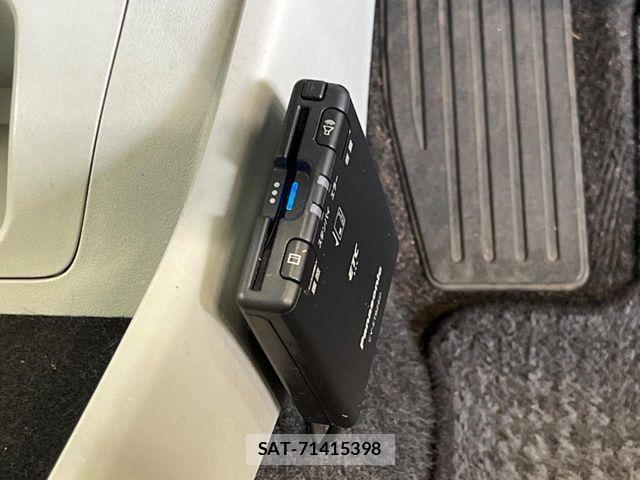 Toyota PRIUS 2012-02 6911324-4