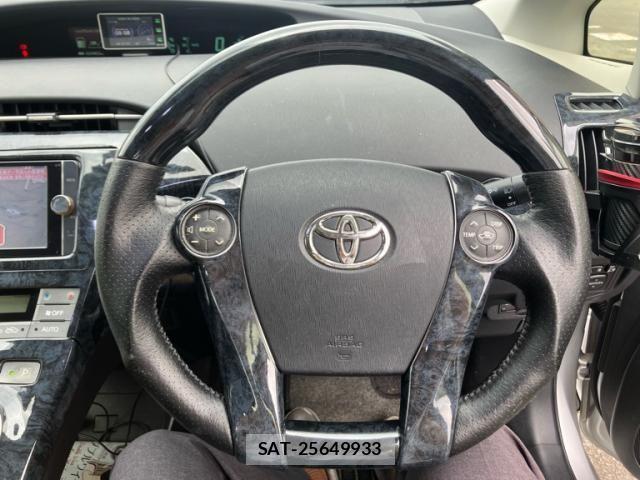 Toyota PRIUS 2012-07 6911420-12