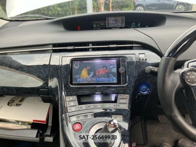 Toyota PRIUS 2012-07 6911420-14
