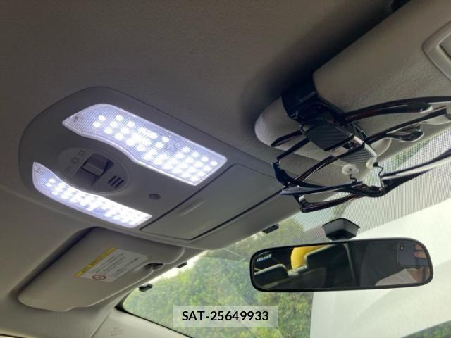 Toyota PRIUS 2012-07 6911420-17