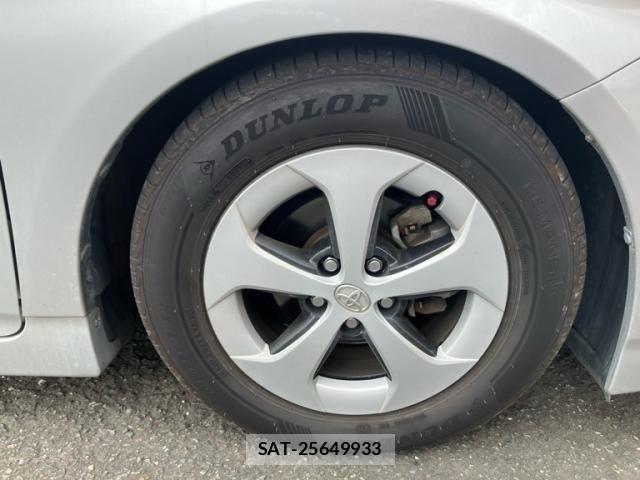Toyota PRIUS 2012-07 6911420-2