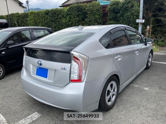 Toyota PRIUS 2012-07 6911420-5