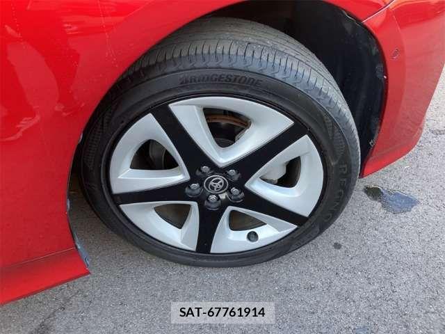 Toyota PRIUS 2018-04 6911273-11