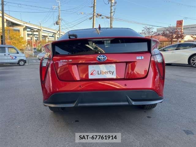 Toyota PRIUS 2018-04 6911273-13