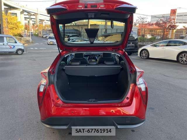 Toyota PRIUS 2018-04 6911273-15