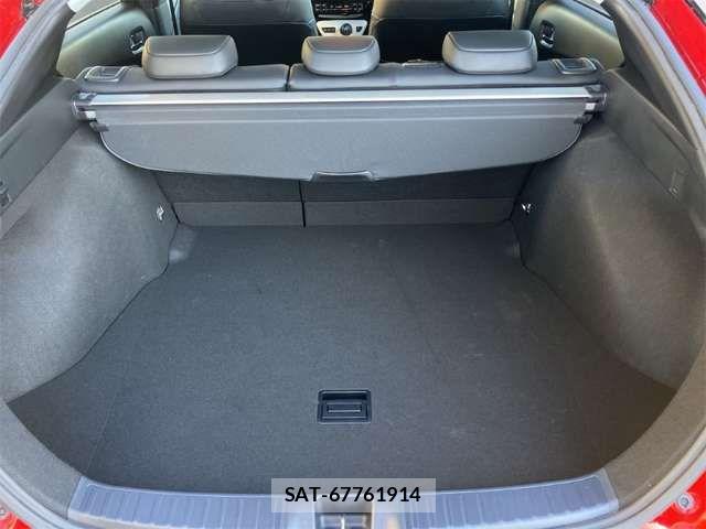 Toyota PRIUS 2018-04 6911273-16