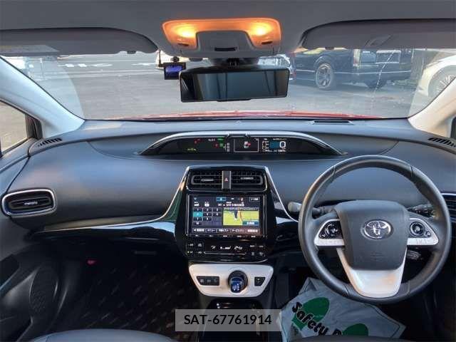 Toyota PRIUS 2018-04 6911273-18