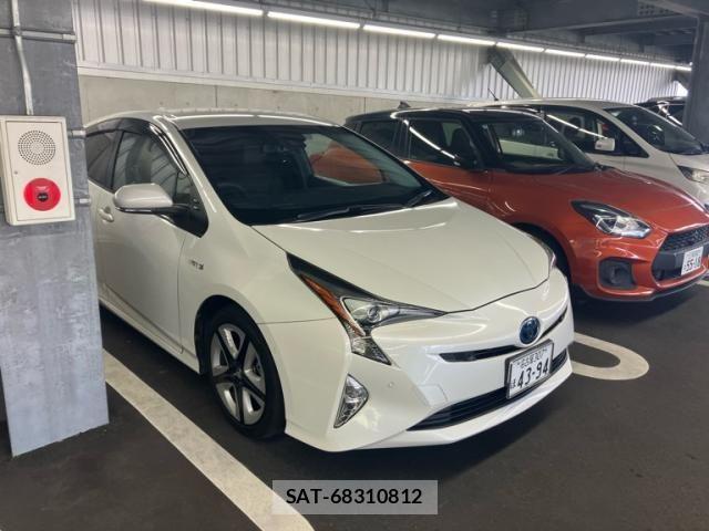 Toyota PRIUS 2017-08 6911322-0