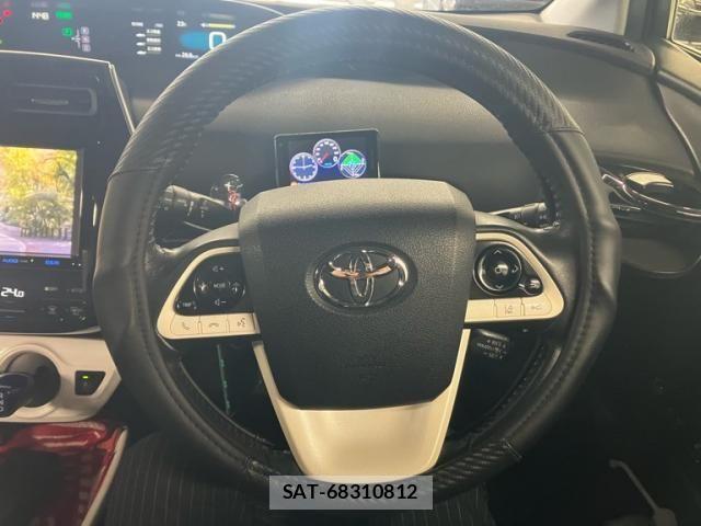 Toyota PRIUS 2017-08 6911322-12