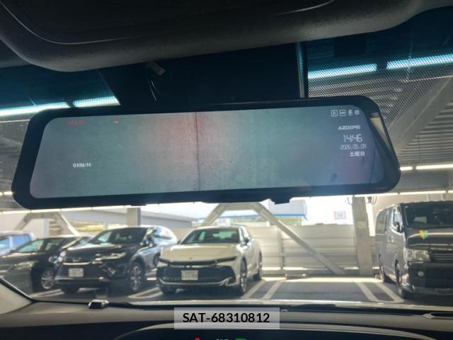 Toyota PRIUS 2017-08 6911322-18