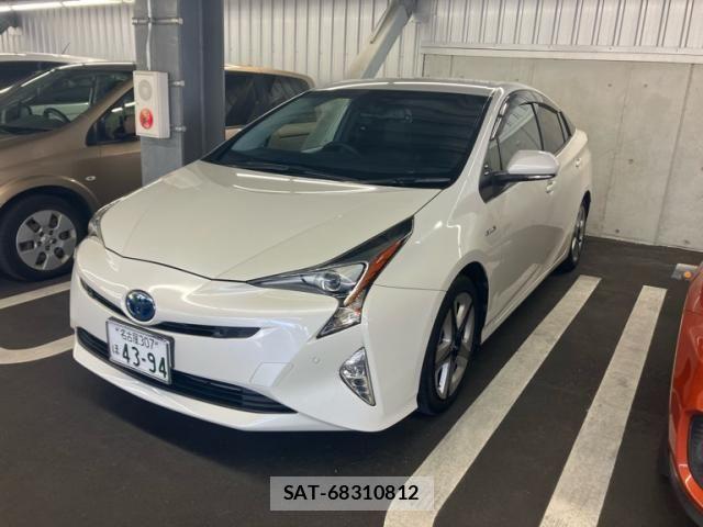 Toyota PRIUS 2017-08 6911322-1