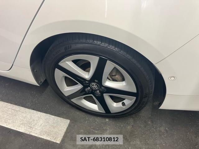 Toyota PRIUS 2017-08 6911322-4