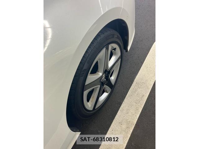 Toyota PRIUS 2017-08 6911322-5