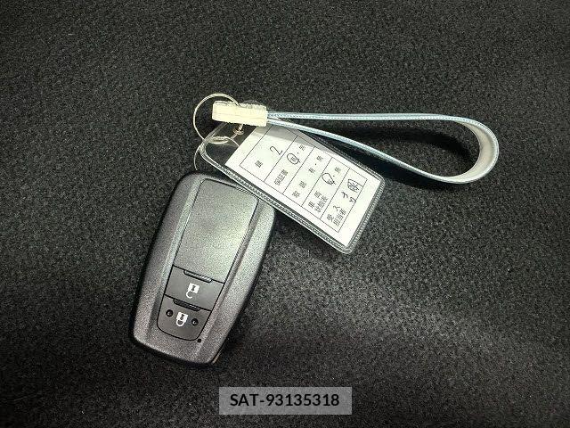 Toyota PRIUS 2021-12 6911223-18