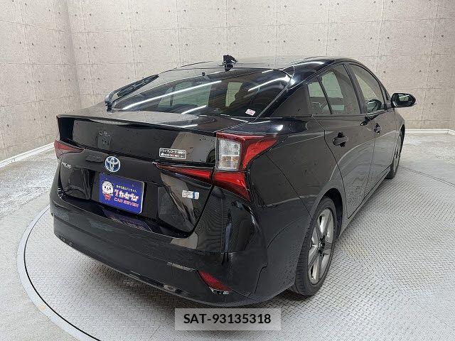 Toyota PRIUS 2021-12 6911223-3