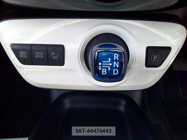Toyota PRIUS 2016-01 6911295-14
