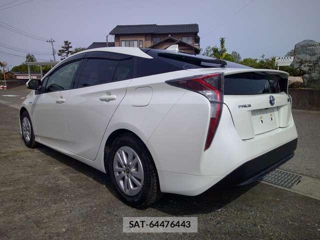 Toyota PRIUS 2016-01 6911295-3