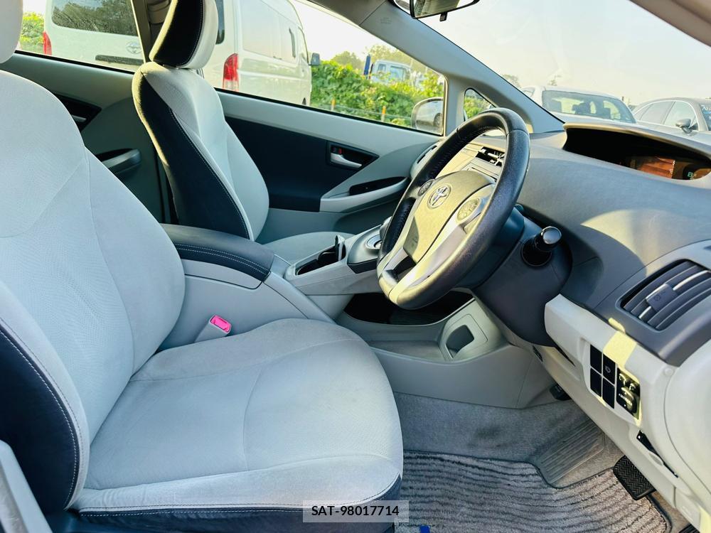 Toyota PRIUS 2011 6804483-11