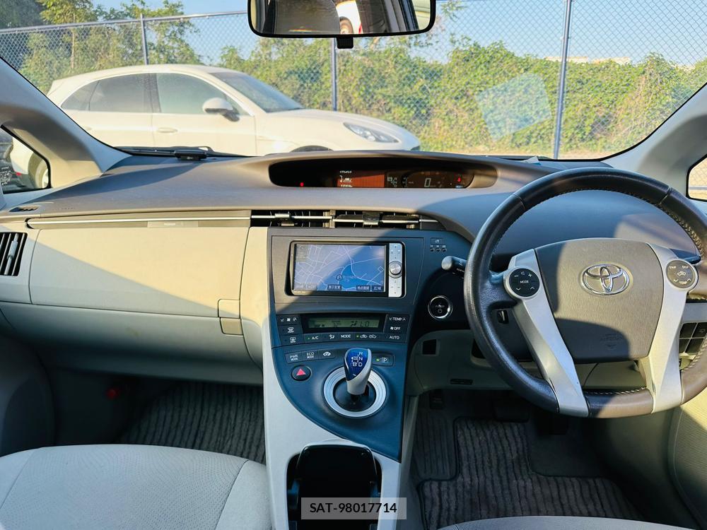 Toyota PRIUS 2011 6804483-12