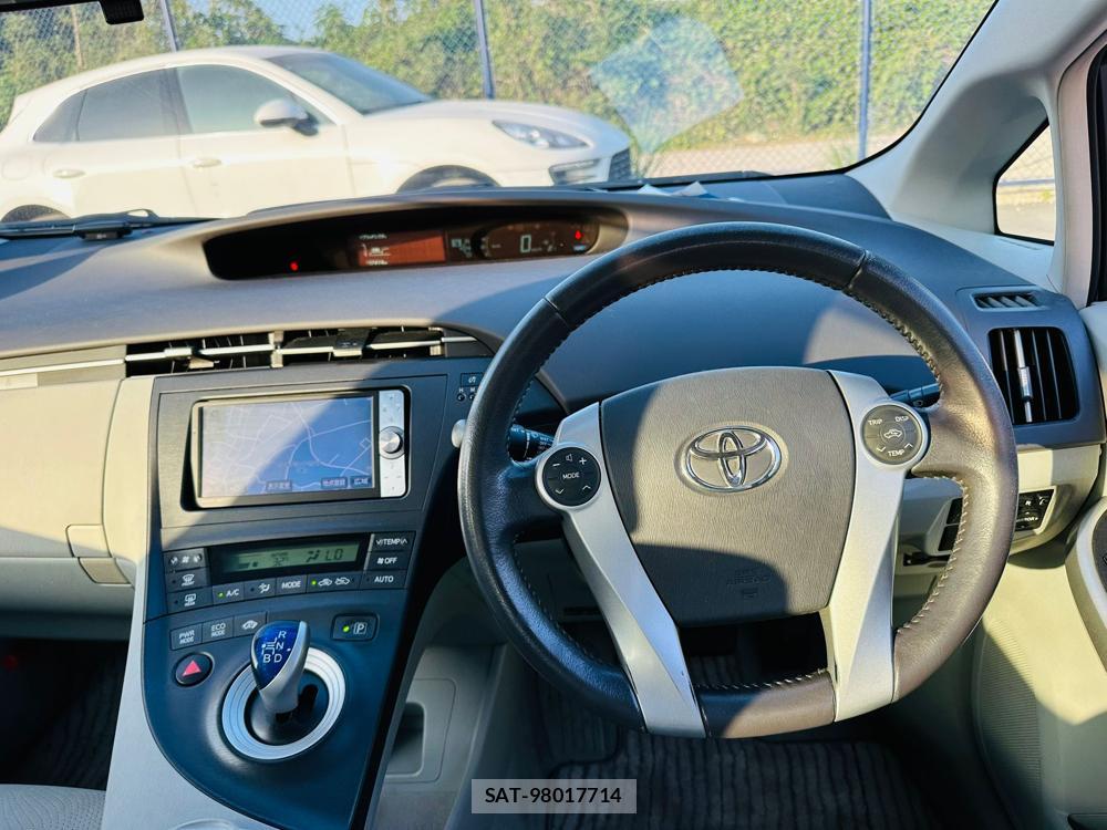 Toyota PRIUS 2011 6804483-13