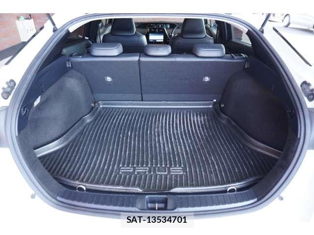 Toyota PRIUS 2016-06 6911257-9