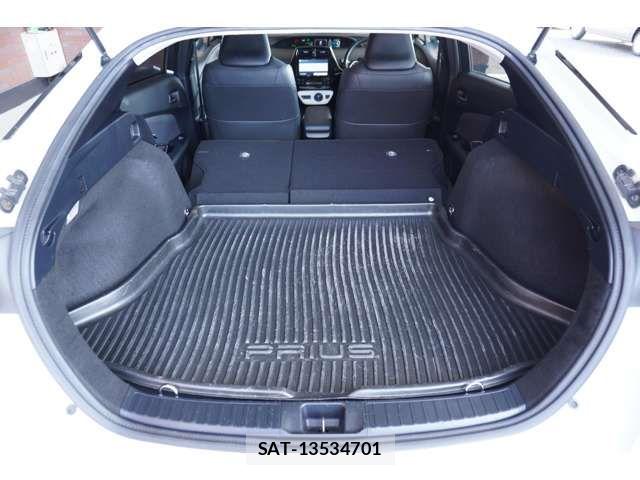 Toyota PRIUS 2016-06 6911257-10