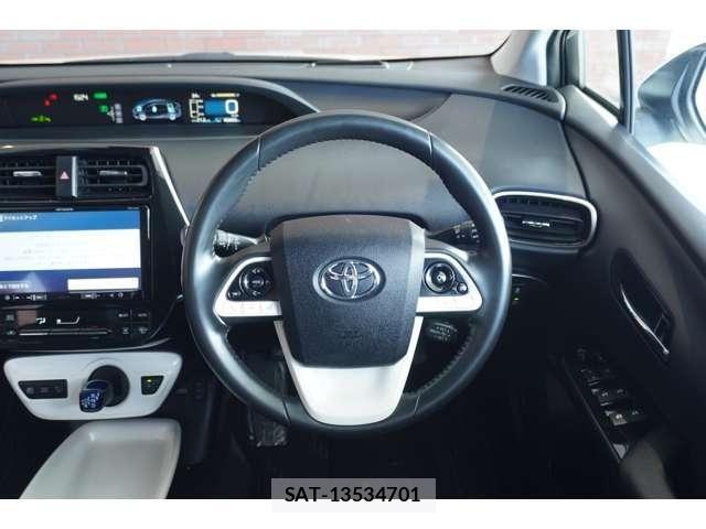 Toyota PRIUS 2016-06 6911257-11