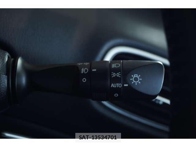 Toyota PRIUS 2016-06 6911257-27