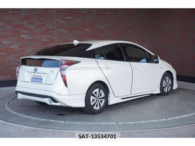 Toyota PRIUS 2016-06 6911257-4