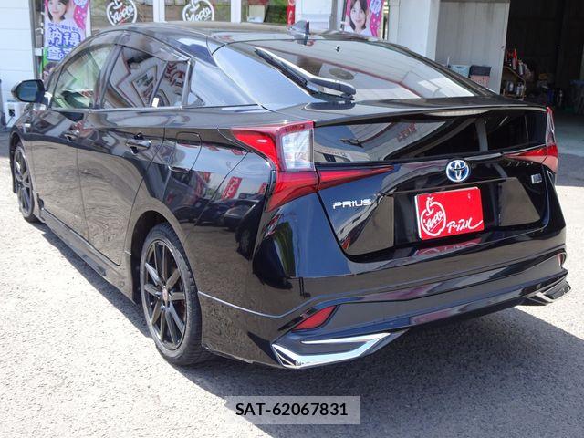 Toyota PRIUS 2019-10 6911241-2