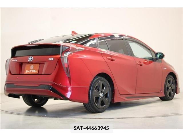 Toyota PRIUS 2016-11 6911291-11
