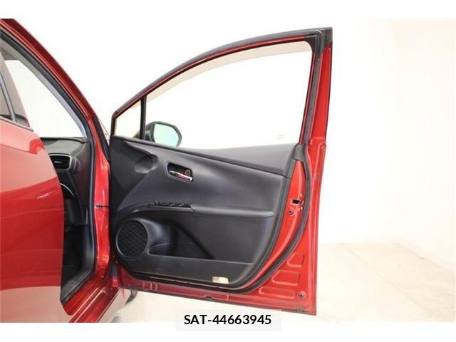 Toyota PRIUS 2016-11 6911291-28